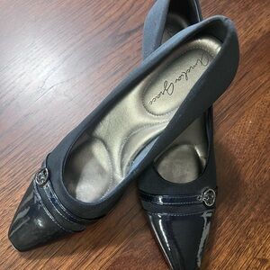 Navy heels. Patent leather toe with elegant cloth body .